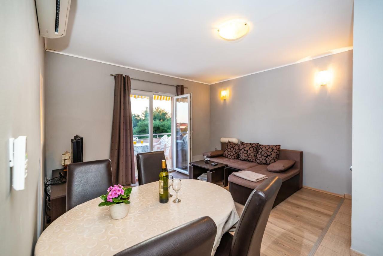 Apartment Adrian Биоград-на-Мору Экстерьер фото