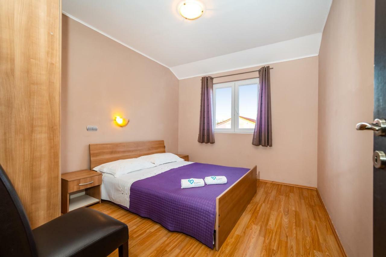 Apartment Adrian Биоград-на-Мору Экстерьер фото